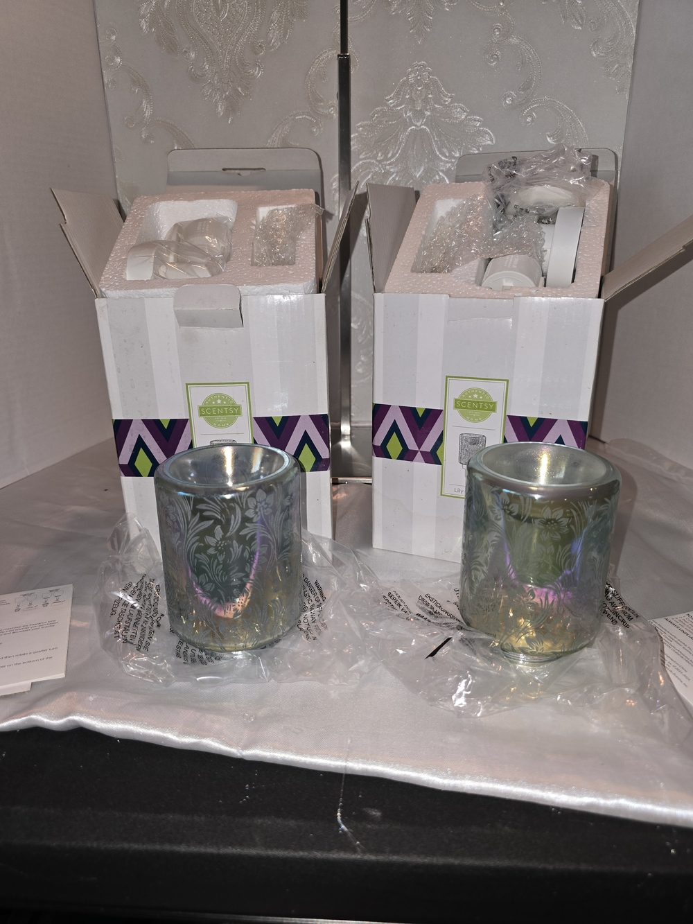 Scentsy Iridescent Floral Glass Votives in Green and Gold Tones "Lily Garden)